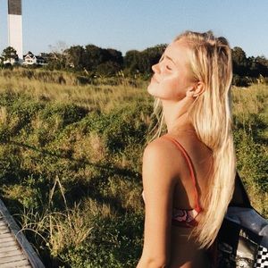 Meet your Posher, Esther